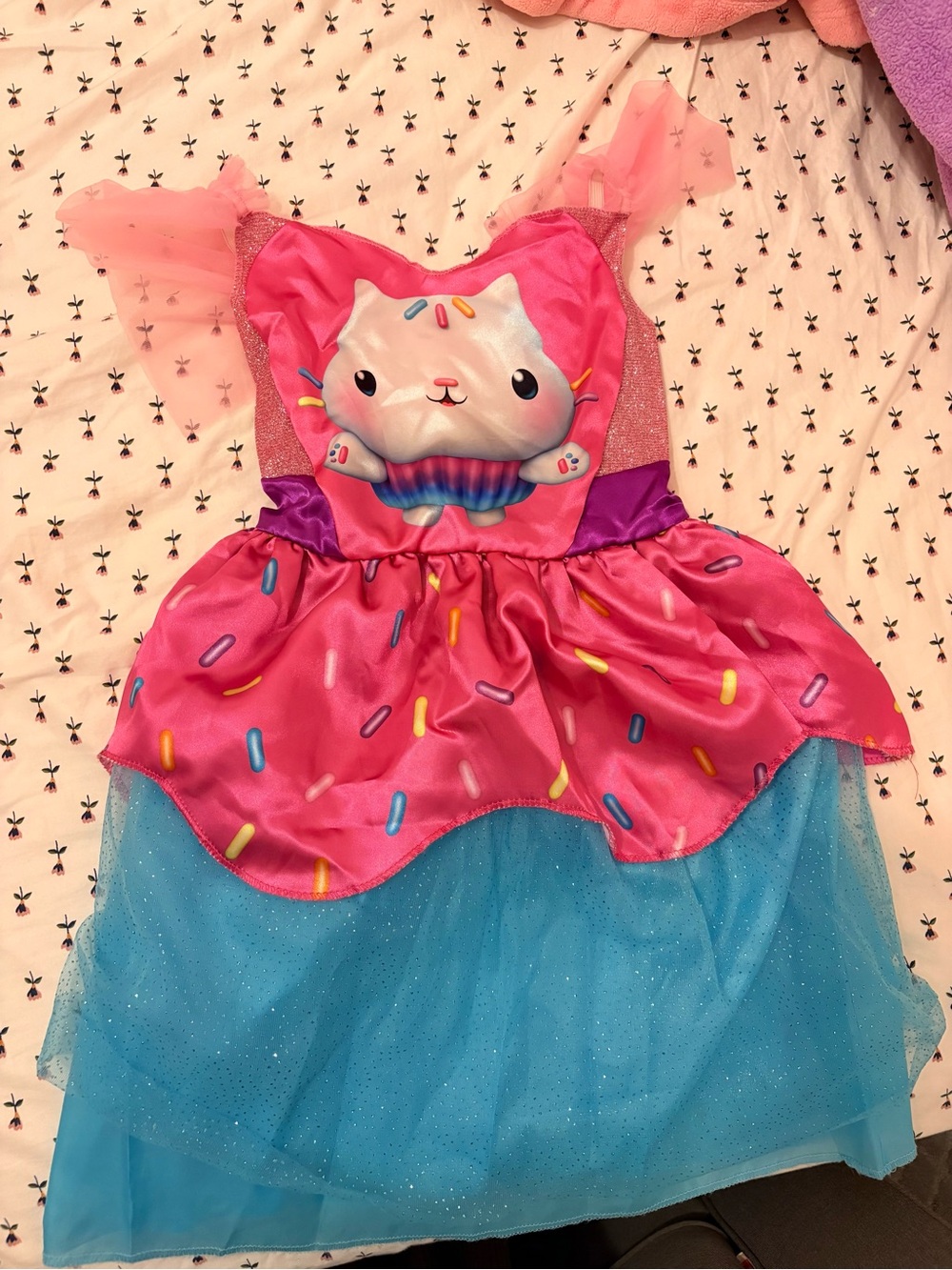EUC Gabby’s Dollhouse Cakey Cat Costume Dress with ears size small 4-6x